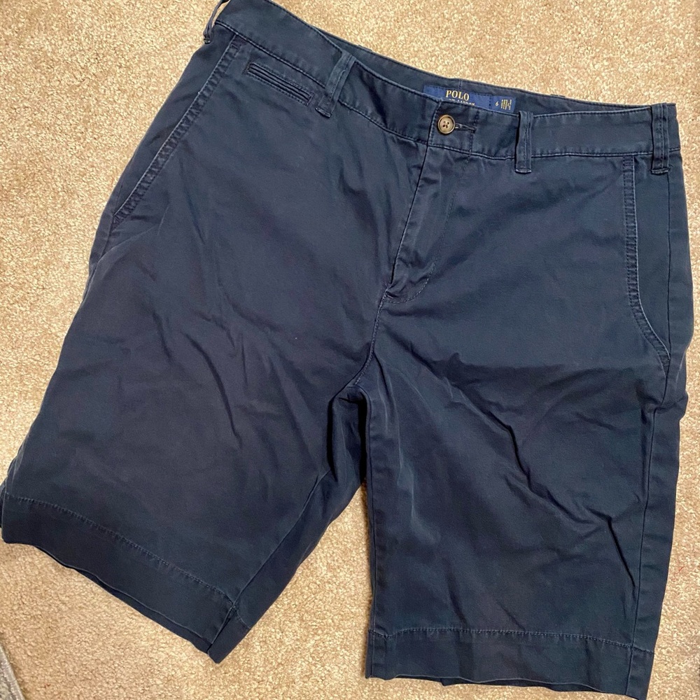 Women’s navy blue Bermuda shorts.